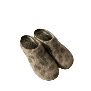 Dansko Women's Lucie Wool Leopard Print Outdoor Soul slippers Size EU 36 US 6